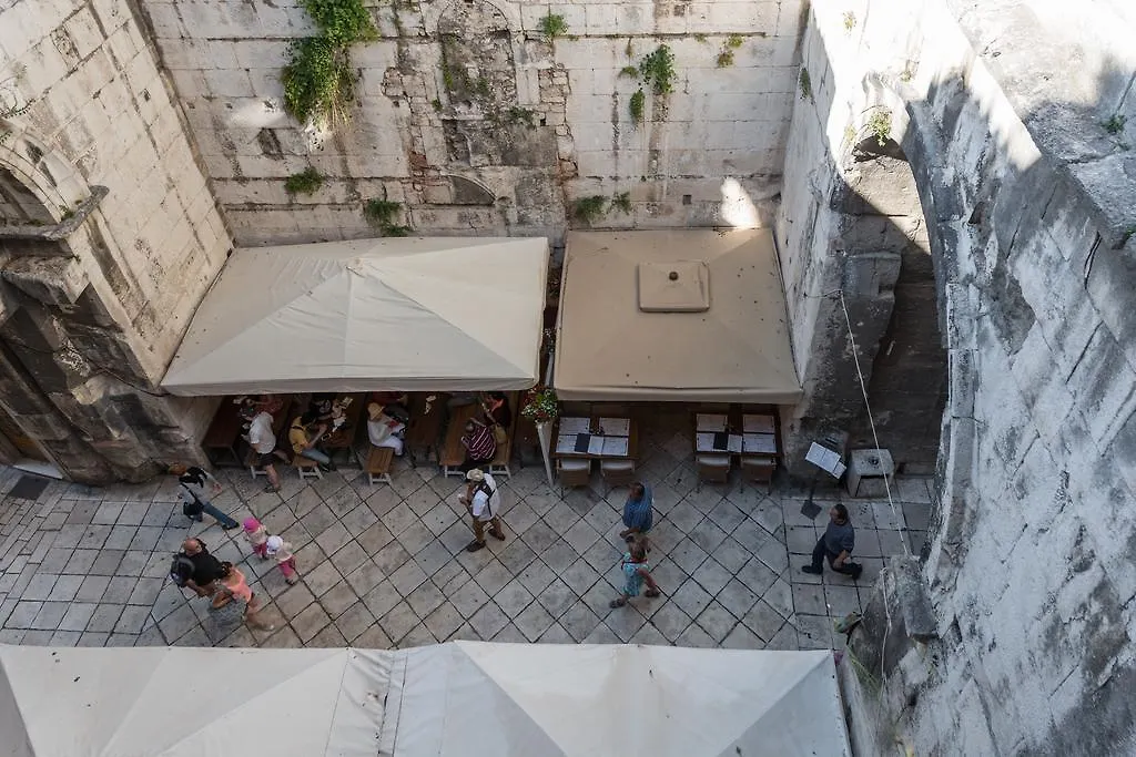 **** Guest house Temple Luxury Apartments & Rooms Split Croatia