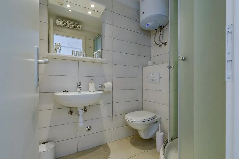 Temple Luxury Apartments & Rooms Split 4*,