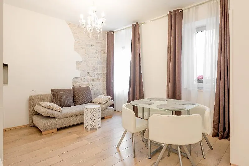 Guest house Temple Luxury Apartments & Rooms Split