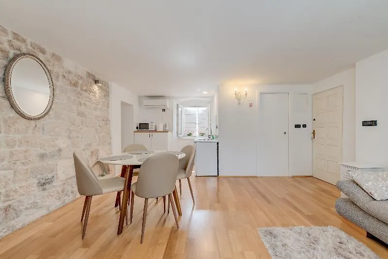 Temple Luxury Apartments & Rooms Split