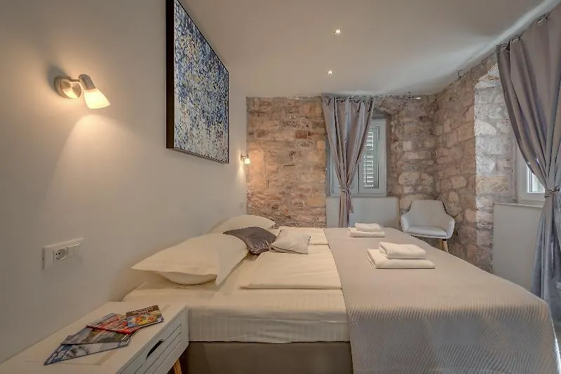Guest house Temple Luxury Apartments & Rooms Split