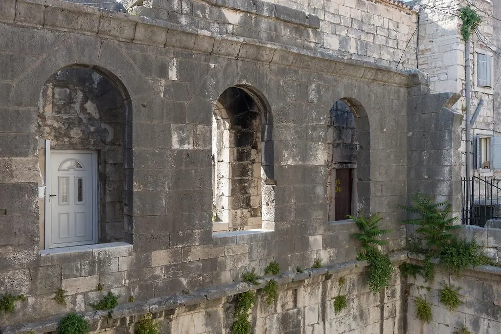 Temple Luxury Apartments & Rooms Split