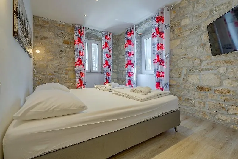 Temple Luxury Apartments & Rooms Split