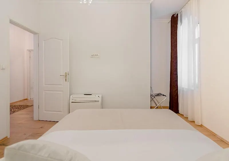 Temple Luxury Apartments & Rooms Split Guest house